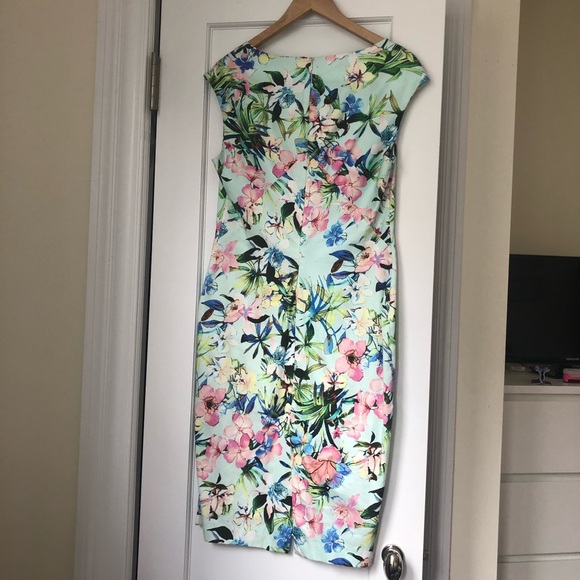Floral knee length Zara dress - Picture 3 of 3